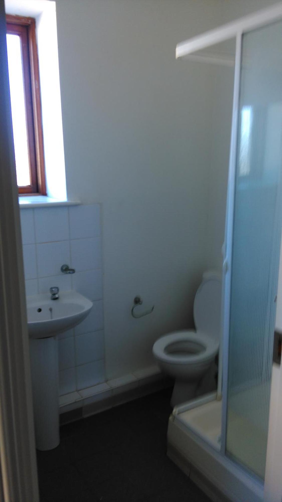 2 Bedroom, 2 Bathroom Apartment — Photos 3